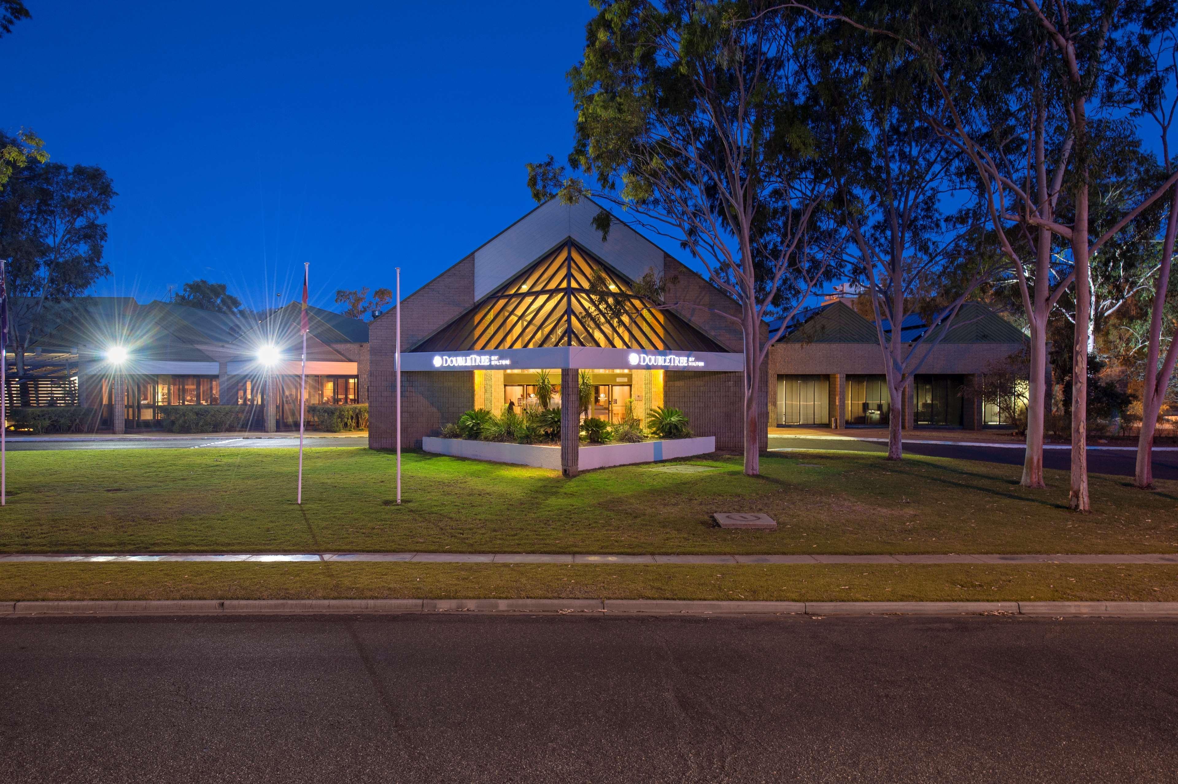 Doubletree By Hilton Alice Springs Hotel Exterior photo