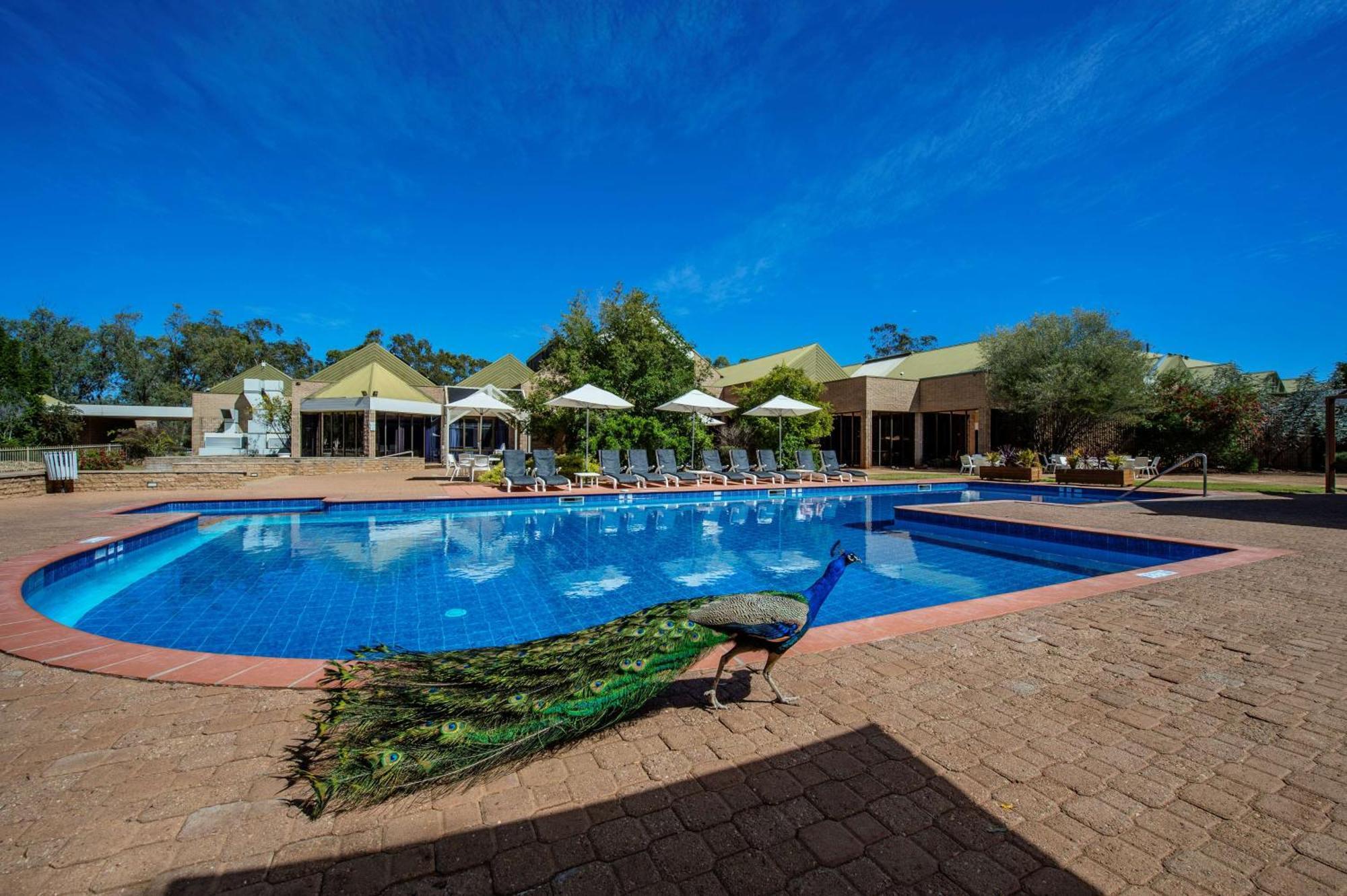 Doubletree By Hilton Alice Springs Hotel Exterior photo