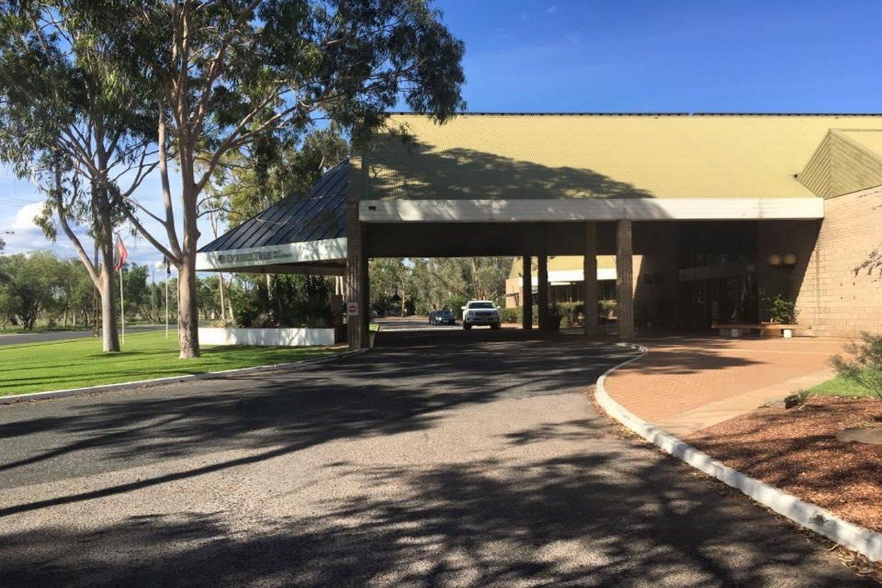 Doubletree By Hilton Alice Springs Hotel Exterior photo