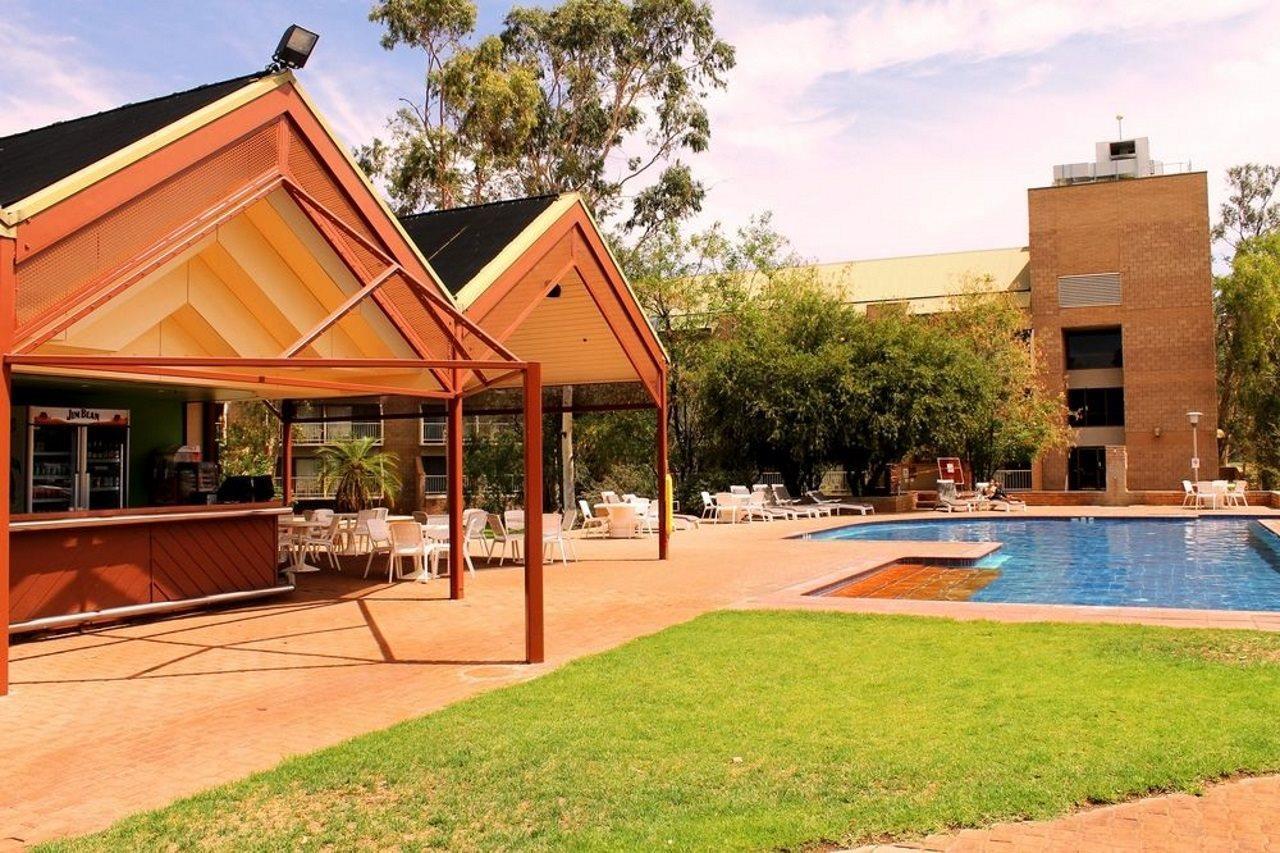 Doubletree By Hilton Alice Springs Hotel Exterior photo